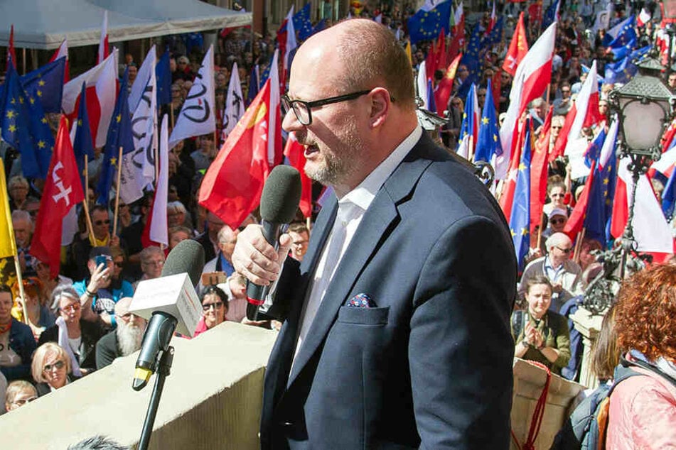 Pawel Adamowicz wurde am 13. Januar auf einer Wohltätigkeitsveranstaltung niedergestochen.