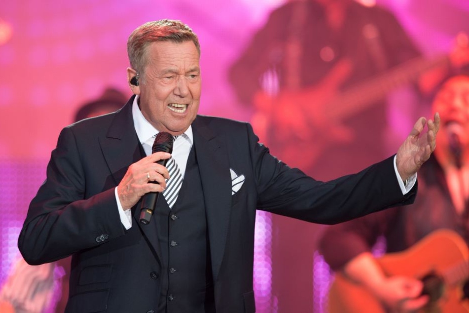 Roland Kaiser sing mit "Ich weiß alles" einen Song, der aus der Feder von Till Lindemann stammt.