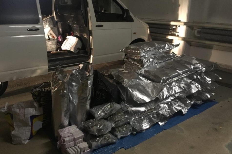 Ingesamt stellte die Polizei 80 Kilogramm an Drogen sicher.