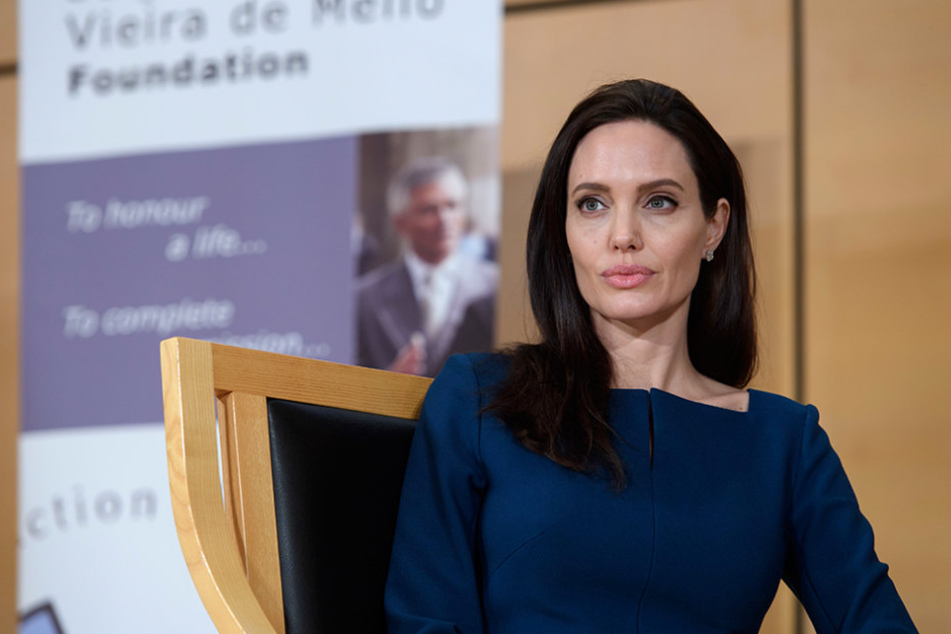 Am Dienstag gab Angelina Jolie (41) ihr Debüt als Dozentin an der renommierten "London School of Economics and Political Science".