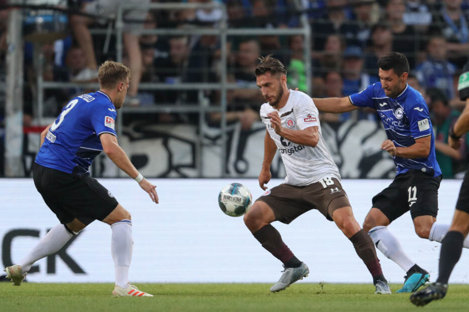 Den Kiezkickern um Dimitrios Diamantakos fehlte am Ende der Partie bei Arminia Bielefeld die Kraft.
