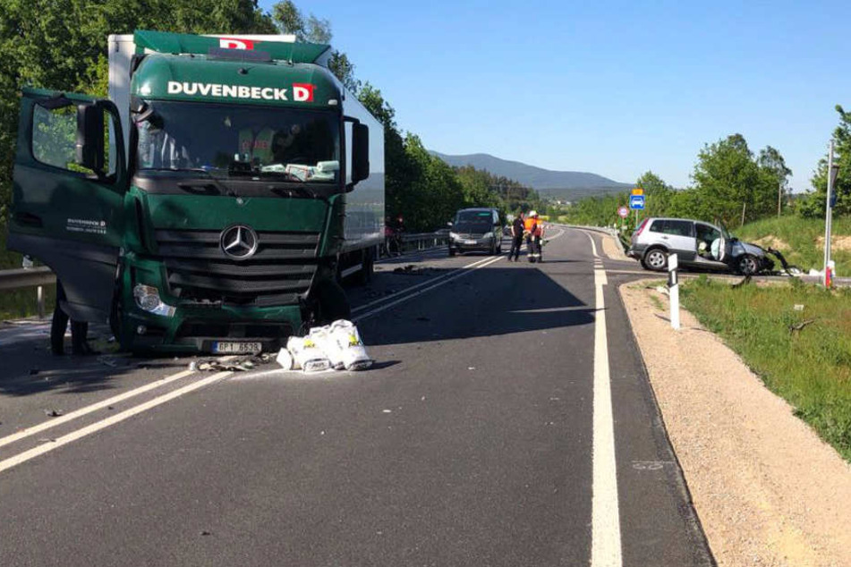 Der Fahrer des Lastwagens konnte den Crash nicht mehr verhindern.