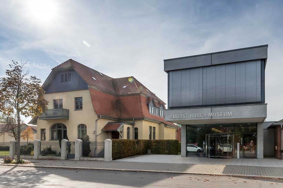 Anziehungspunkt Horch-Museum: US-Generalkonsul Timothy Eydelnant (44) will sich mit der westsächsischen Automobilgeschichte vertraut machen.