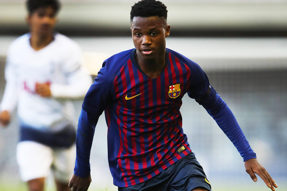 Anssumane Fati gilt in Spanien als "Wunderkind". Doch sein Vertrag beim FC Barcelona läuft aus. Davon könnte der BVB profitieren und sich ein Riesentalent für eine kleine Ausbildungsentschädigung sichern.