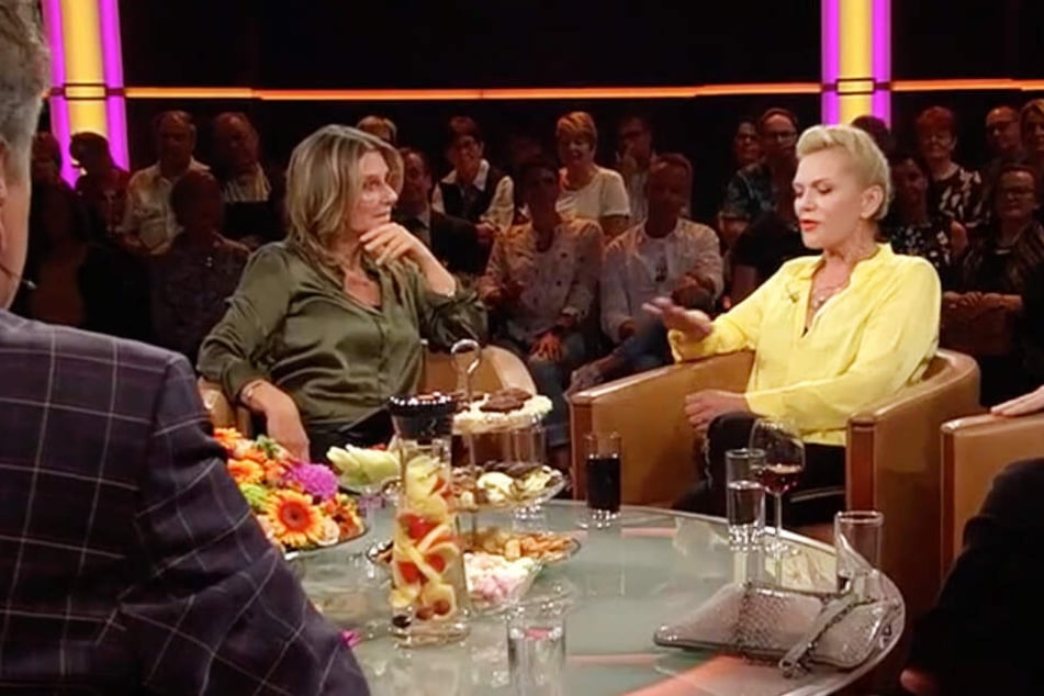 "Du bist meine Heldin", gestand Moderatorin Kim Fisher (50) der Sängerin.