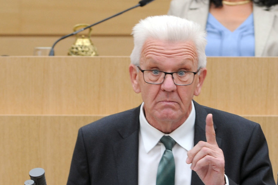 Ministerpräsident Winfried Kretschmann (Grüne) spricht im Landtag.