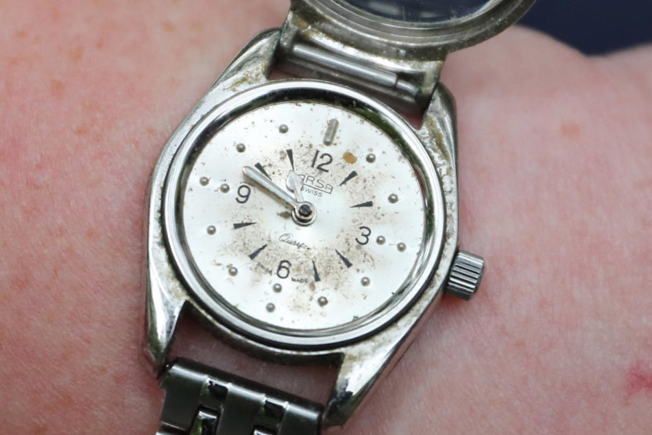 Den Liebenden schlägt keine Stunde: Mithilfe dieser Armbanduhr für Blinde lässt sich die Zeit förmlich erfühlen.