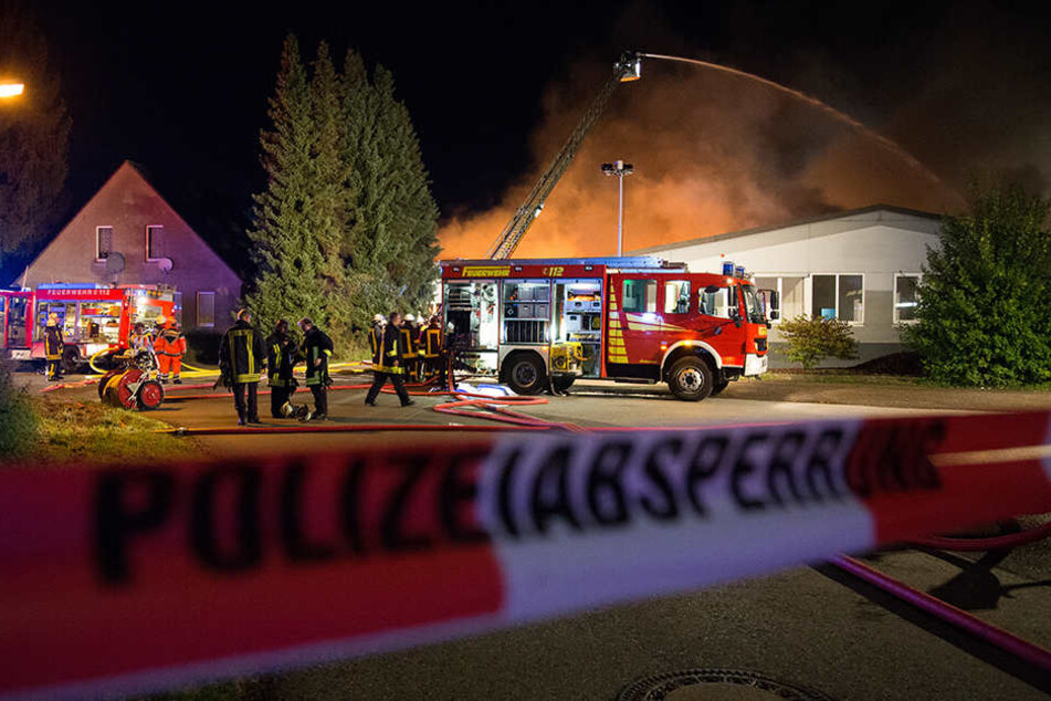Die Feuerwehr sucht aktuell noch nach Glutnestern.