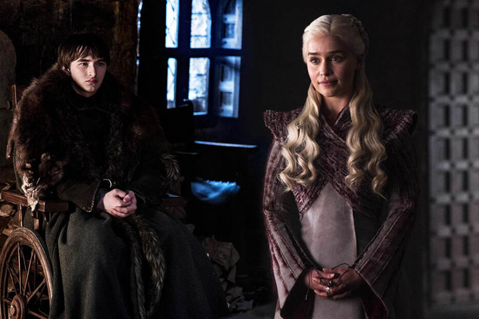 Brandon Stark (l., Isaac Hempstead-Wright) und Daenerys Targaryen (Emilia Clarke) spielen in den letzten 75 Minuten der Serie tragende Rollen. (Bildmontage)