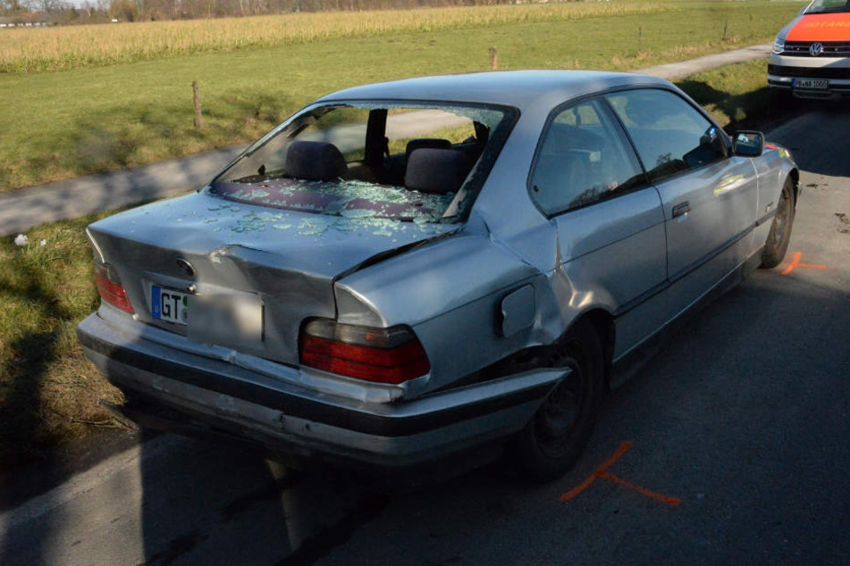 Der BMW-Fahrer wollte nach links abbiegen.