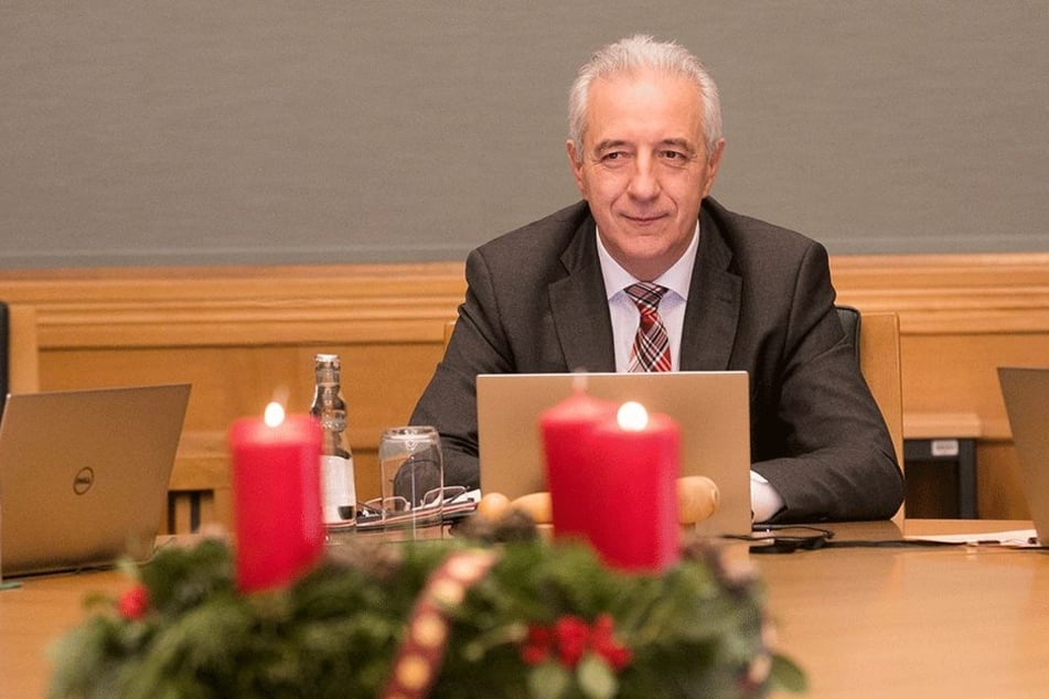 Zum letzten Mal Chef: Stanislaw Tillich leitete gestern seine letzte Kabinettssitzung in der Staatskanzlei.