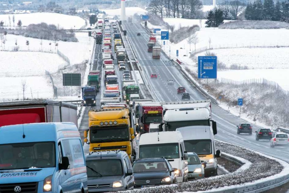Derzeit geht auf der A72 im Bereich Zwickau nichts mehr.