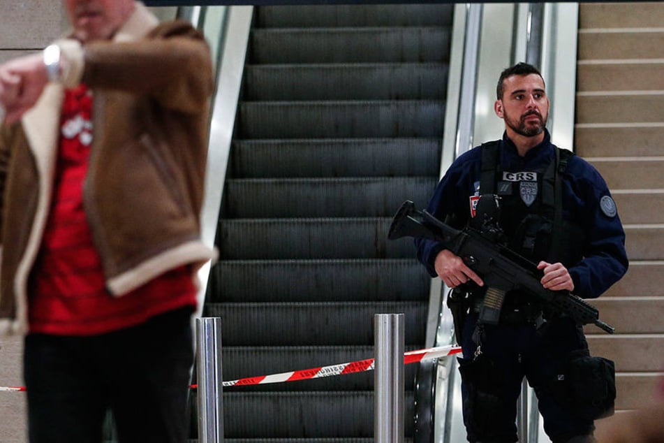 Der Täter, der am Samstag eine Soldatin auf dem Flughafen Orly angegriffen hat stand unter Drogen.