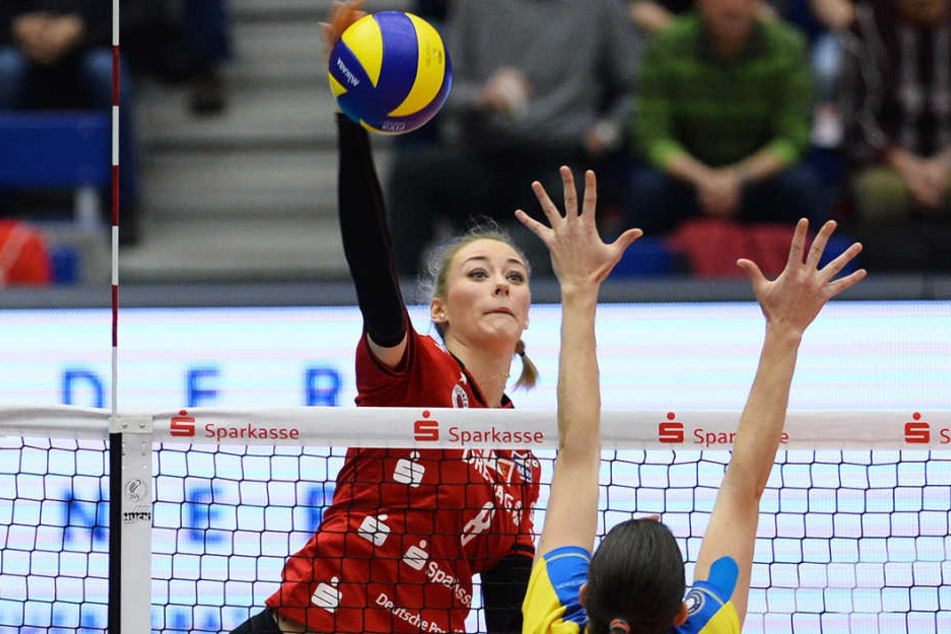 Im Januar 2016 schmetterte Louisa Lippmann noch als Dresdnerin gegen Schwerin.Heute kehrt sie im SSC-Trikot an ihre alte Wirkungsstätte zurück.