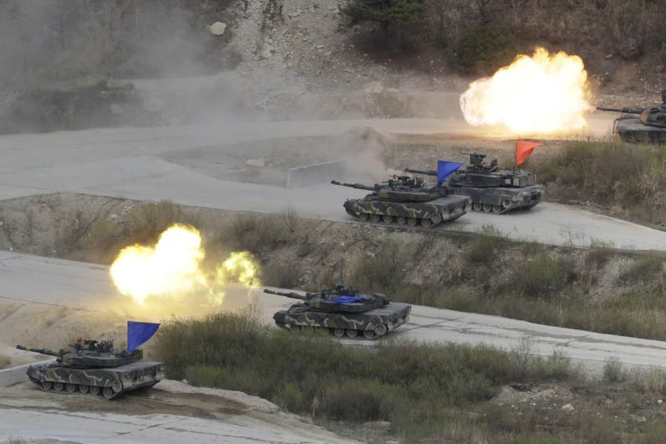 Südkoreanische und US-amerikanische Panzer bei einem Manöver. (Archivbild)