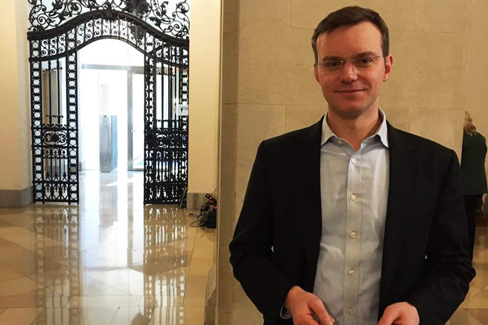 Jan-Eike Andresen (36) von der Hamburger Verbraucherschutz-GmbH "MyRight" setzt sich für die Rechte der Dieselfahrer ein, die nach dem Verbot in die Röhre schauen.