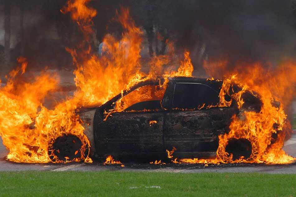 In Gütersloh brannten zum wiederholten Mal Autos. (Symbolbild)