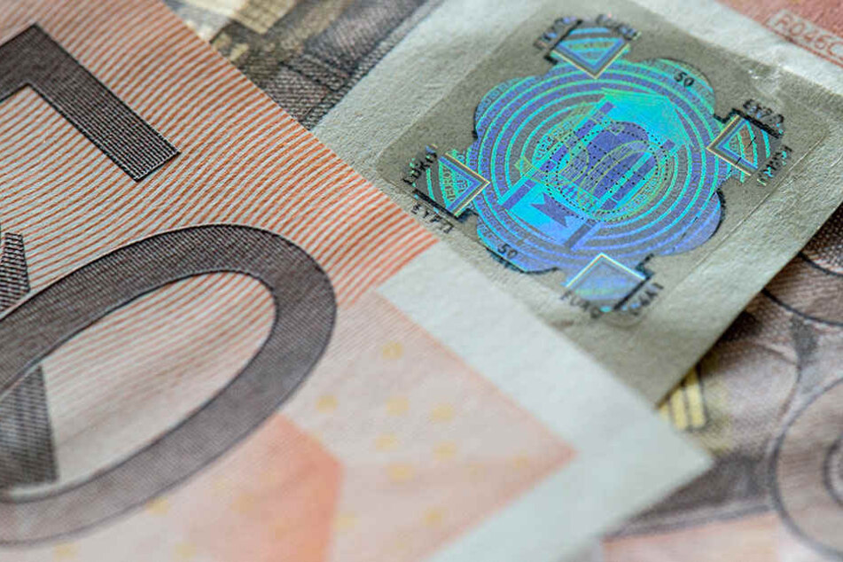 Die Angeklagten bestellten falsche Fünzig-Euro-Scheine wie diesen im Darknet.