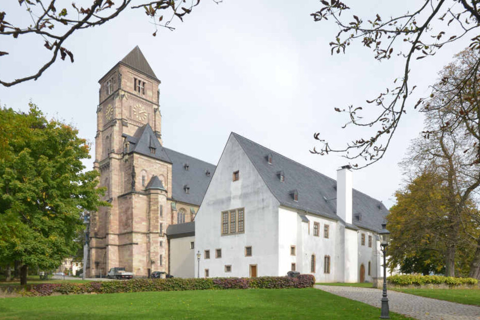 Einen schönen Anblick bietet das Schloßbergmuseum nur noch von weitem.