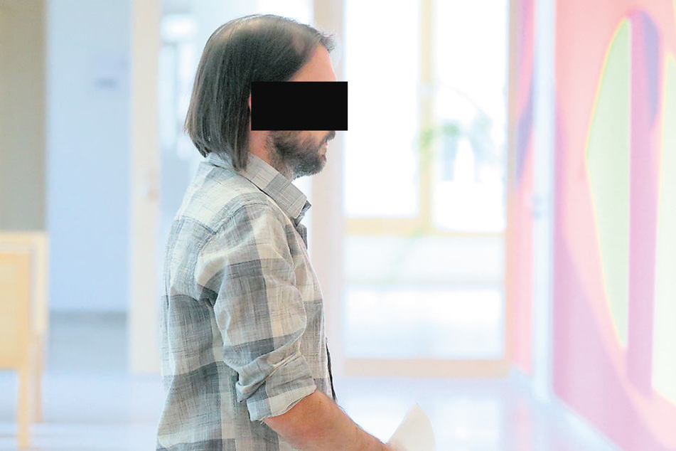 André J. (31) muss sich wegen mehrfacher Sachbeschädigung verantworten.