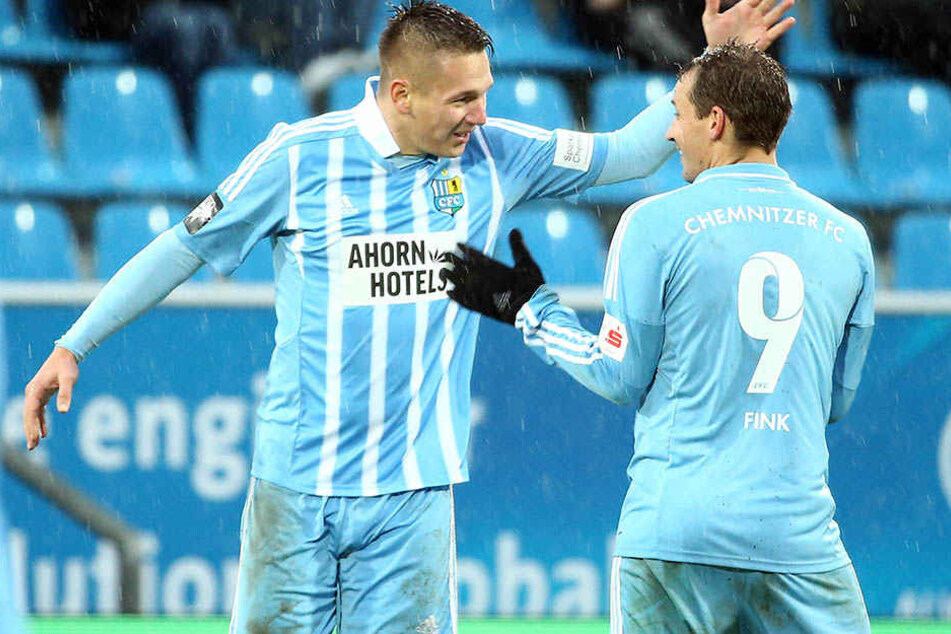 Am liebsten würden die Chemnitzer Fans einen jubelnden Daniel Frahn (l.) mit seinem Kompagnon Anton Fink sehen.