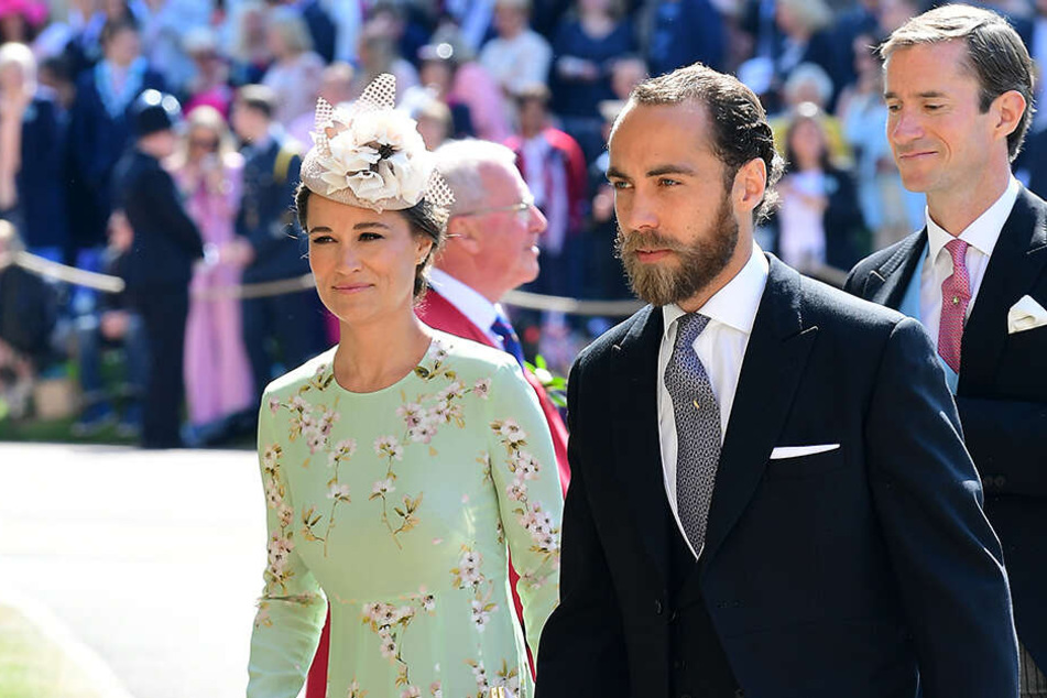 Zur Hochzeit von Harry und Meghan im Mai kam James mit Schwester Pippa.