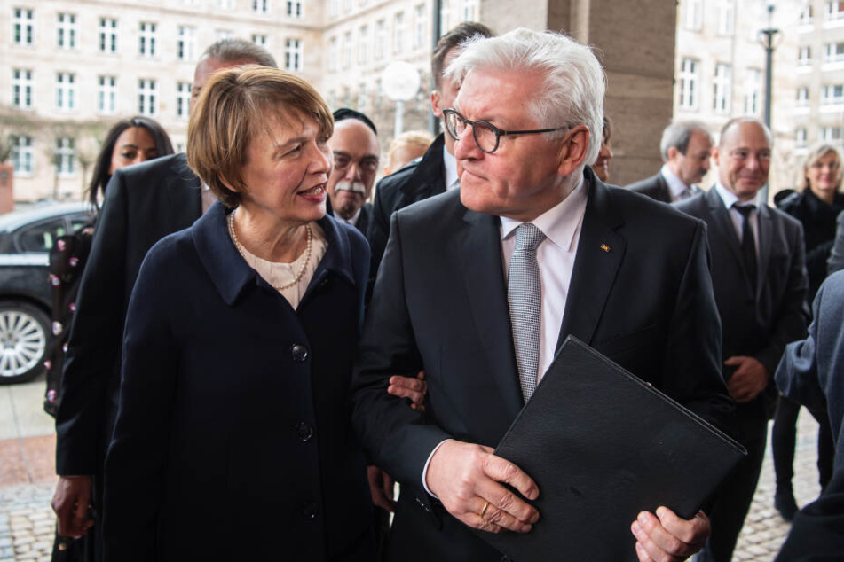 Bundespräsident Frank-Walter Steinmeier kommt zusammen mit seiner Frau Elke Büdenbender zur Zentralen Eröffnungsfeier zur Woche der Brüderlichkeit in Nürnberg.
