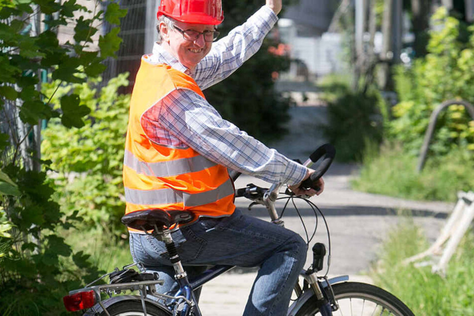 Josef Jenni (63), Chef der Solartank-Firma, will auf dem Fahrrad zurück in
seine Schweizer Heimat.