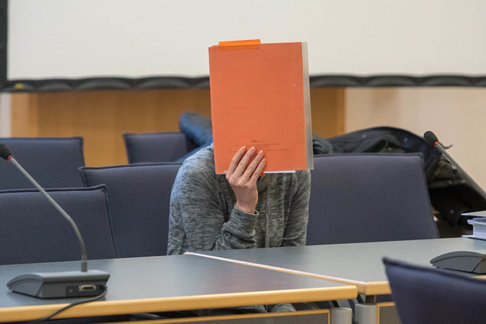 Zum Prozessauftakt hatte Yvonne B. (36) die Vorwürfe zurückgewiesen.