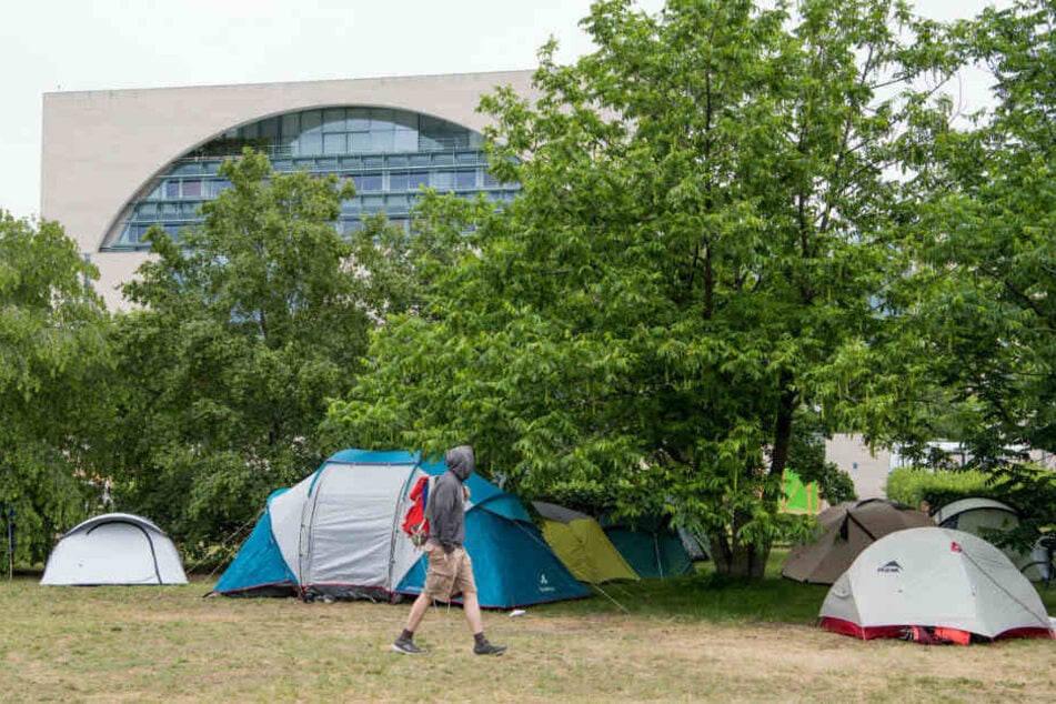 Das We4Future-Camp hat seine Zelte vor dem Kanzleramt aufgeschlagen.