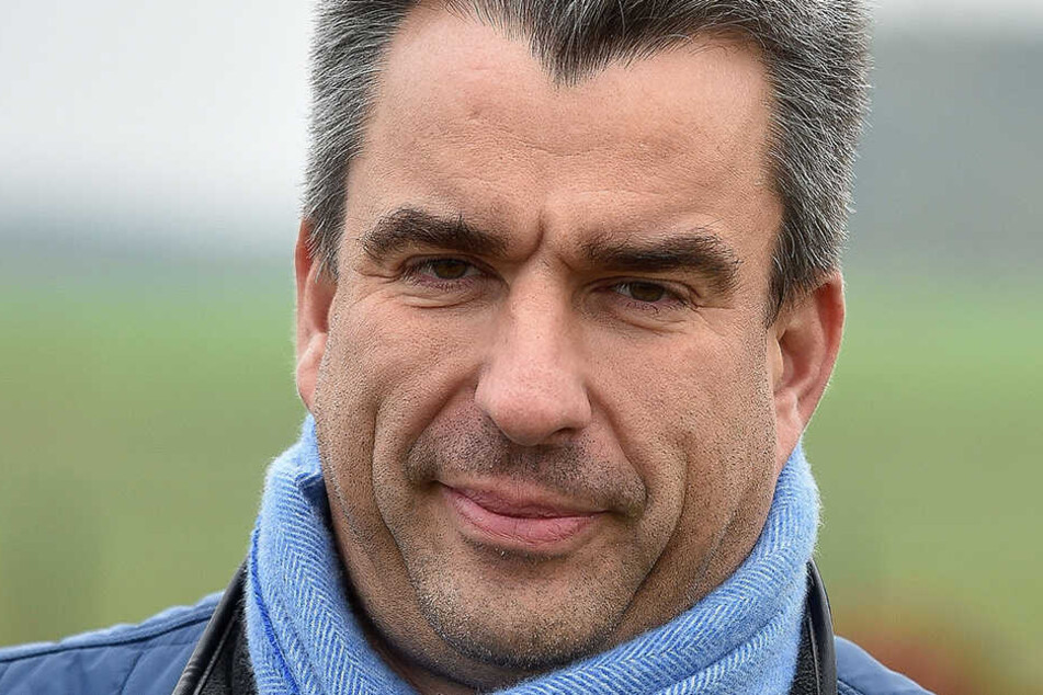 Gourmet-Koch Gerd Kastenmeier (47)
will beim Wiederaufbau des Weingutes helfen.
