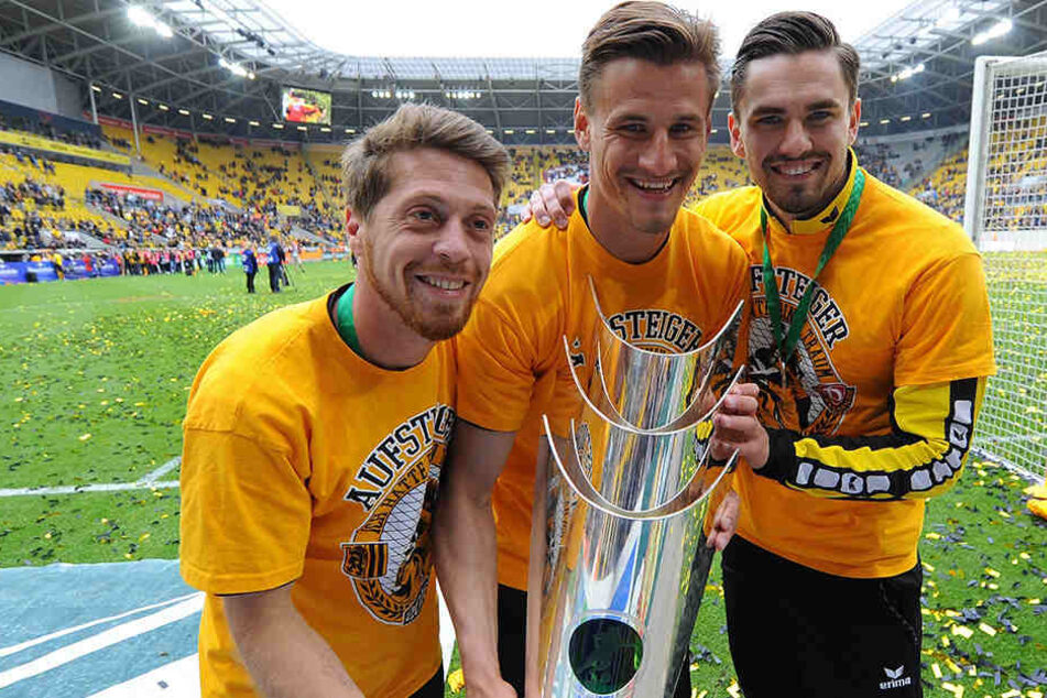 Mit Dynamo wurde "Lumpi" (l.) Drittliga-Meister und stieg in die 2. Liga auf.