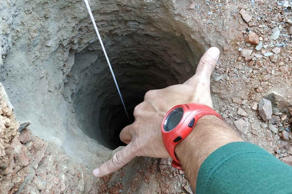 Die Suche nach dem in einem tiefen Brunnenschacht vermuteten Zweijährigen in Spanien wird weiterhin von der Natur erschwert.