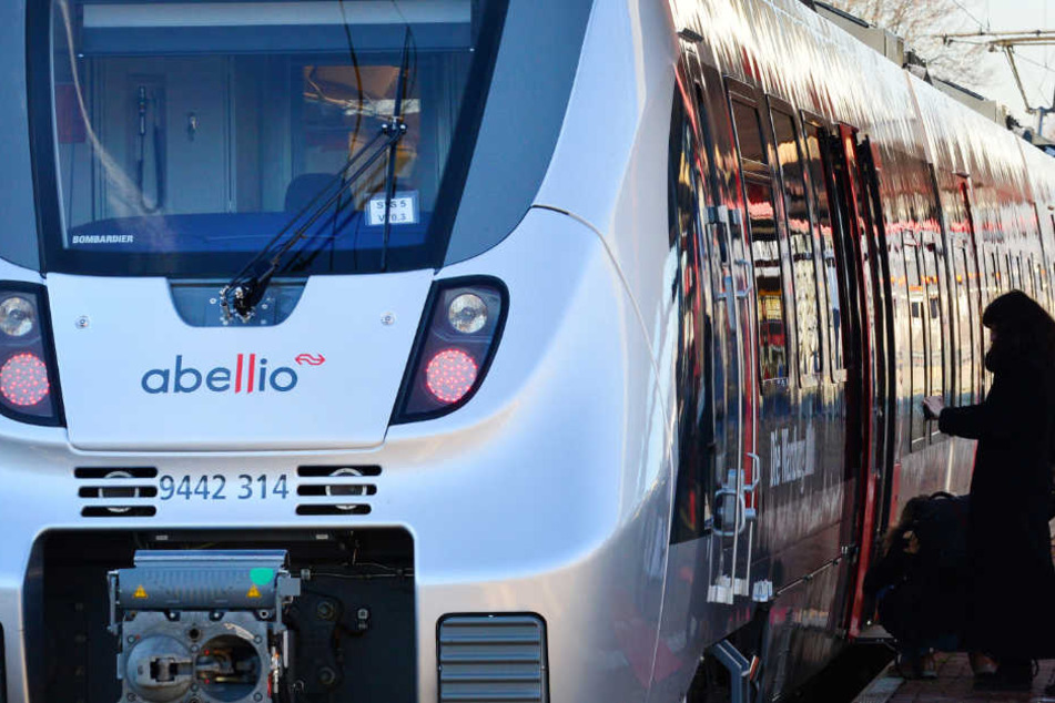 Im Stuttgarter Netz brauchen die Bahn-Konkurrenten Abellio (Archivbild) und Go-Head über 300 Lokführer.