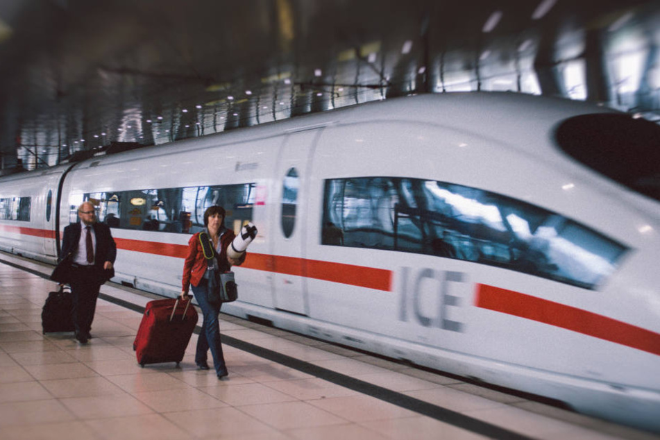 Bahnreisende in der Region werden nicht selten Geduld und starke Nerven brauchen. (Symbolbild)