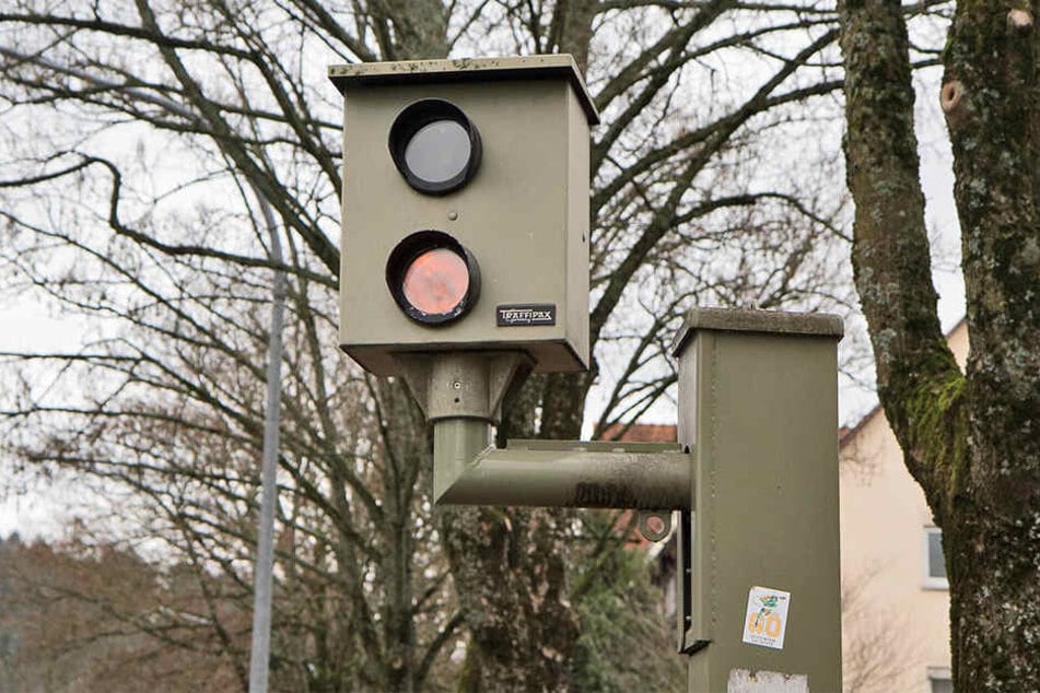 In Gütersloh werden in 2017 drei weitere Blitzer aufgestellt (Symbolbild).