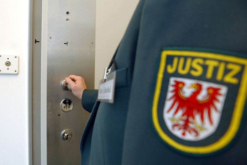 Der 32-Jährige Tatverdächtige sitzt seit der Tat in U-Haft.