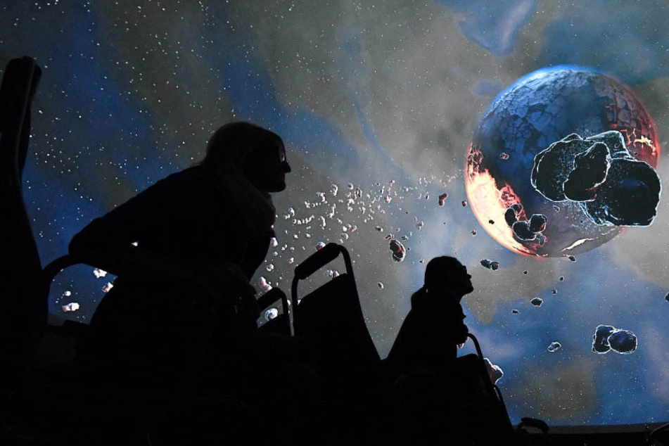 2018 soll das Planetarium mit neuer Technik glänzen.