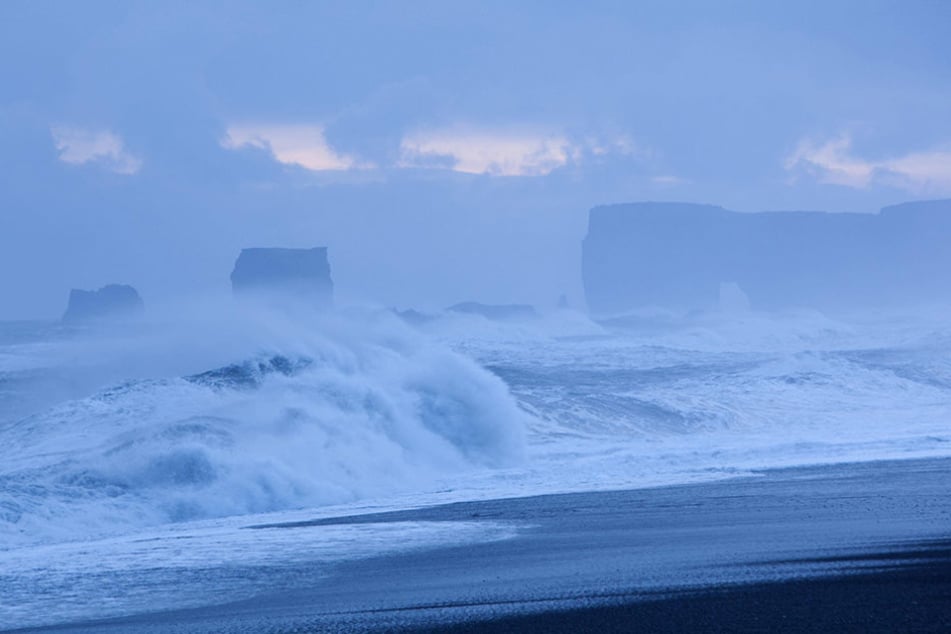 An der Küste des Kap Dyrhólaey wurde die Frau ins Meer gerissen. (Symbolfoto)
