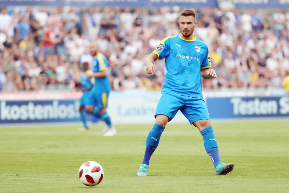 Niclas Erlbeck wechselt vom Drittligisten FC Carl Zeiss Jena zu den Himmelblauen.