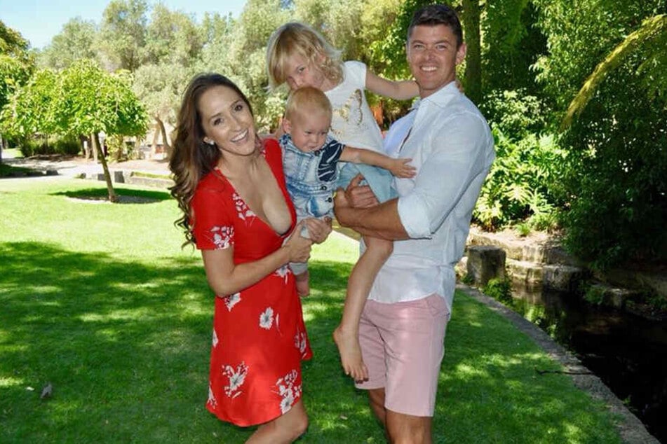 Stacey Barnes, ihr Ehemann Ryan Prigg und ihre beiden Kinder.