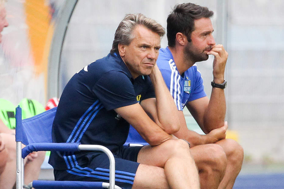 Horst Steffen (l.) und sein Assistent Sreto Ristic sahen in Jena eine umkämpfte Partie. Ab sofort liegt der Fokus aber auf dem Spiel gegen die großen Bayern.