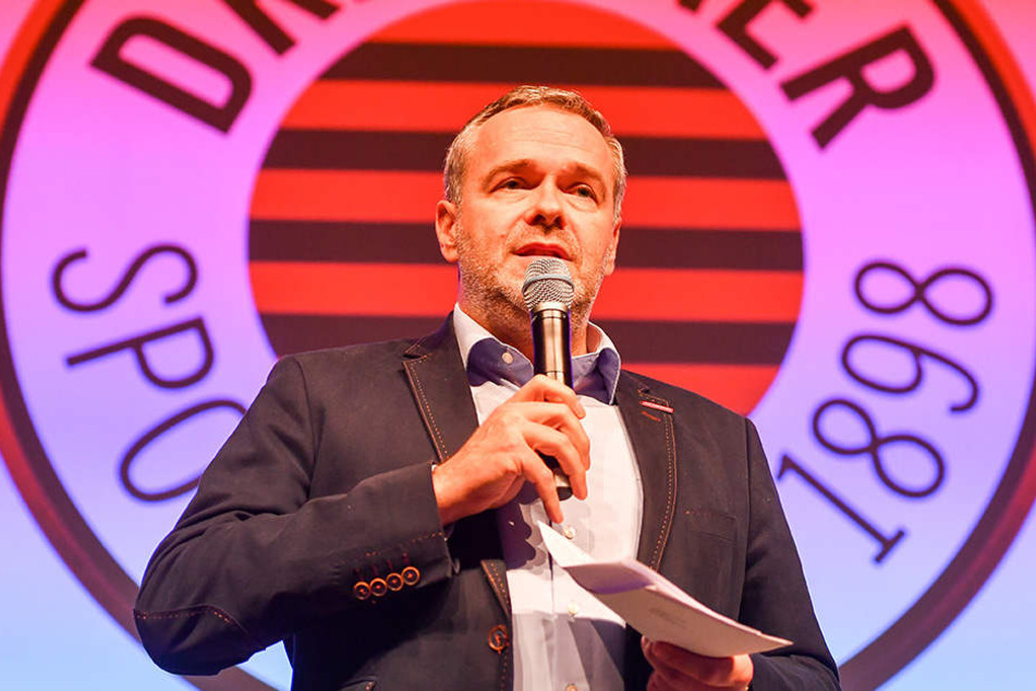 Vorstands-Chef Jörg Dittrich bei seiner Rede zur Team-Präsentation im Kurländer Palais
