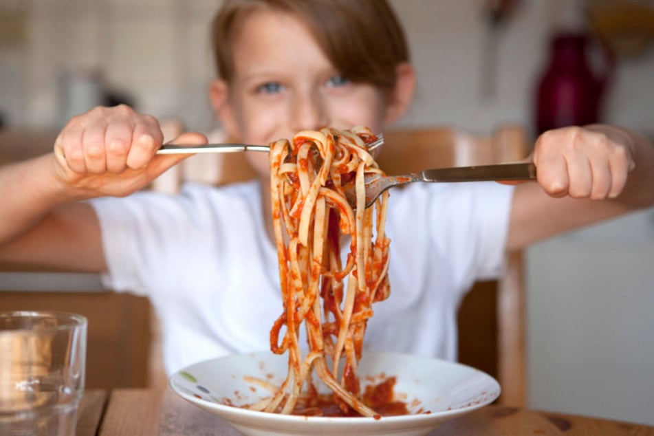 Weil sich viele Gäste gestört fühlten, dürfen Abends keine Kinder mehr ins Restaurant. (Symbolbild)