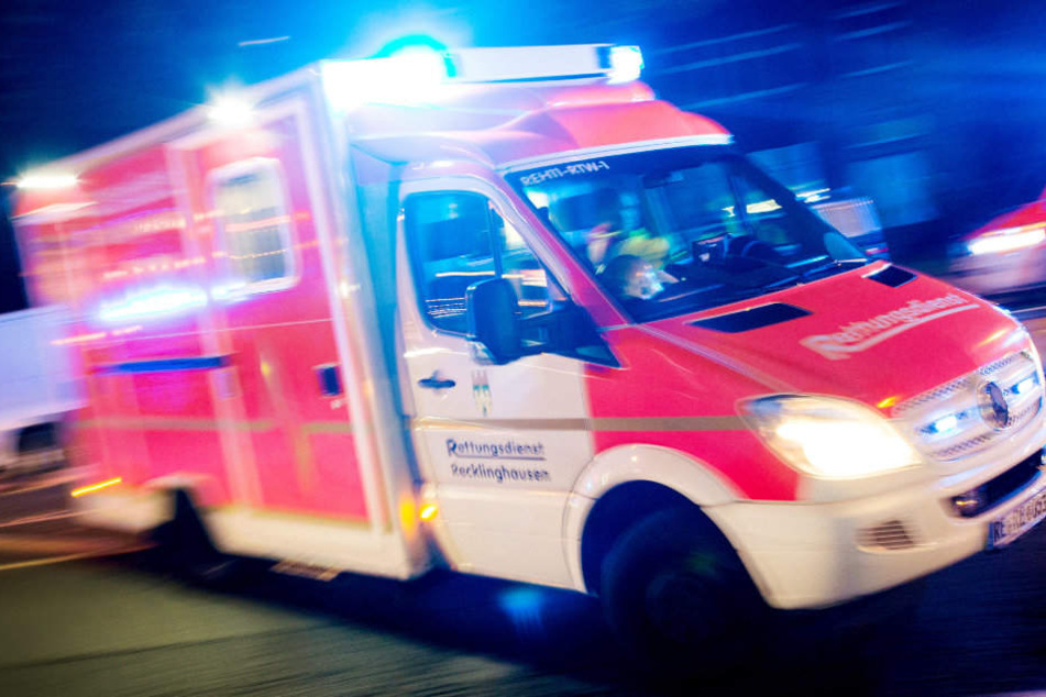Der 29-jährige Sanitäter wurde von dem Autofahrer unvermittelt angegriffen. (Symbolbild)
