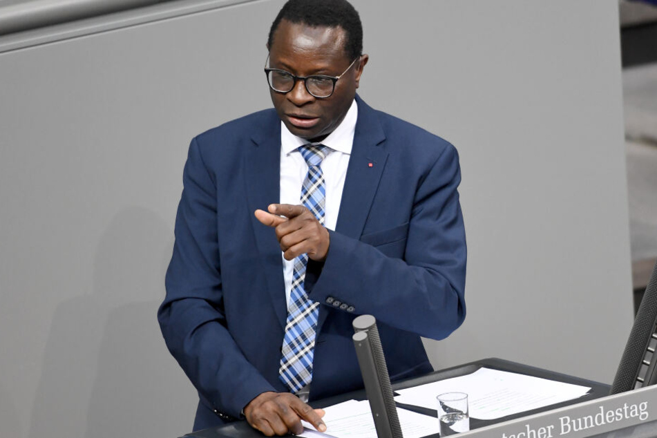 Auf das Büro des SPD-Bundestagsabgeordneten Dr. Karamba Diaby (58) ist geschossen worden.