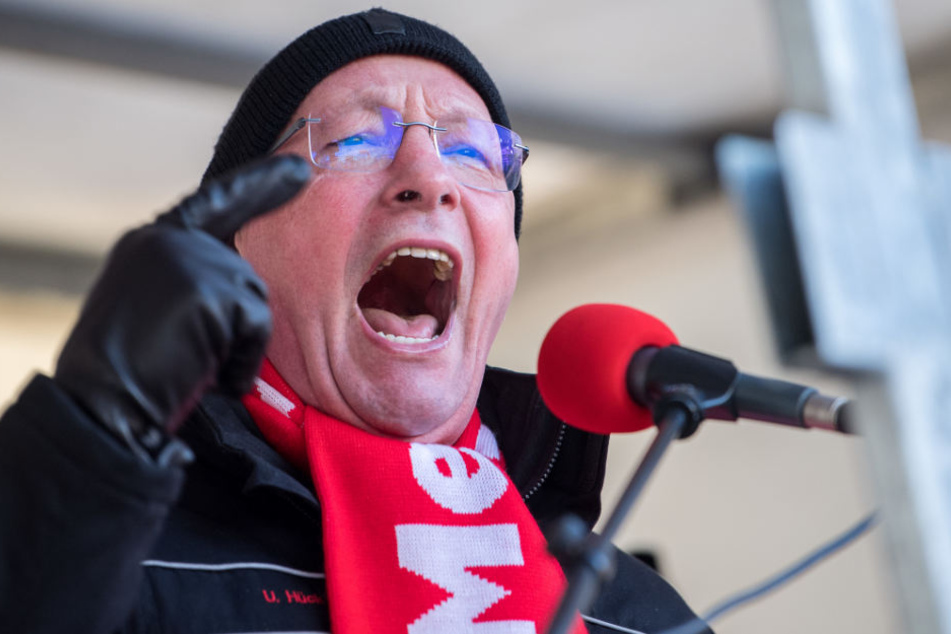 Porsche-Betriebsrats-Chef Uwe Hück beim Warnstreik der Porschemitarbeiter am 15. Januar in Stuttgart.