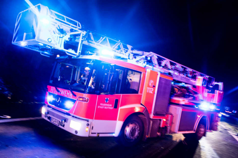 Die Feuerwehrleute fanden einen Toten beim Einsatz in Altona vor (Symbolbild).