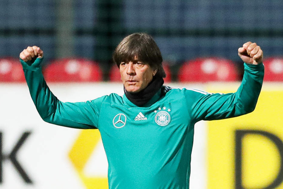 Setzt heute Abend auf die jungen Wilden: Bundestrainer Joachim Löw.