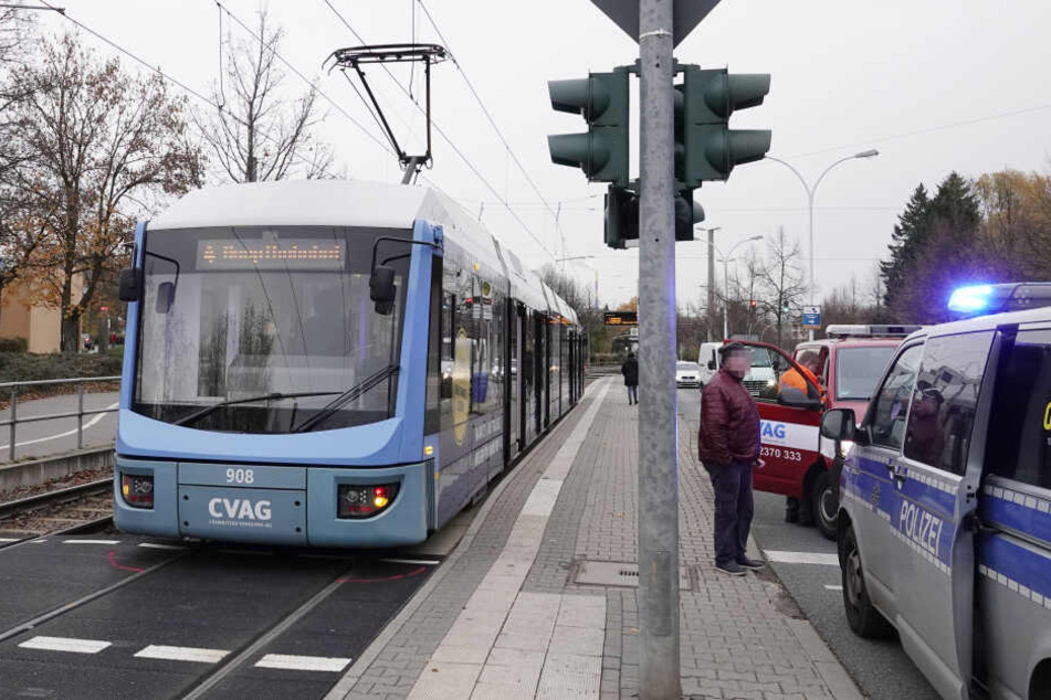 Chemnitz: Straßenbahn erfasst Fußgänger